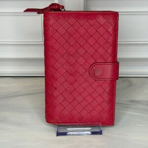 Bottega Veneta Intrecciato Weave Compact Red Leather Wallet | Authentic